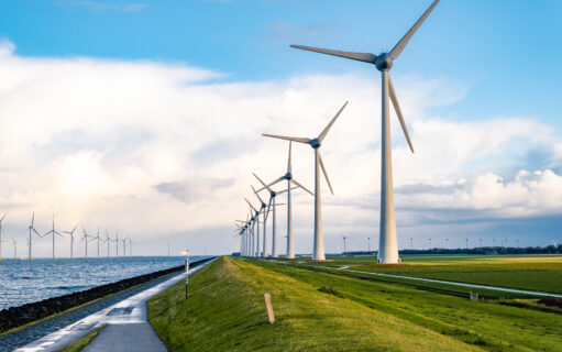 Afbeelding windmolens op zee en land