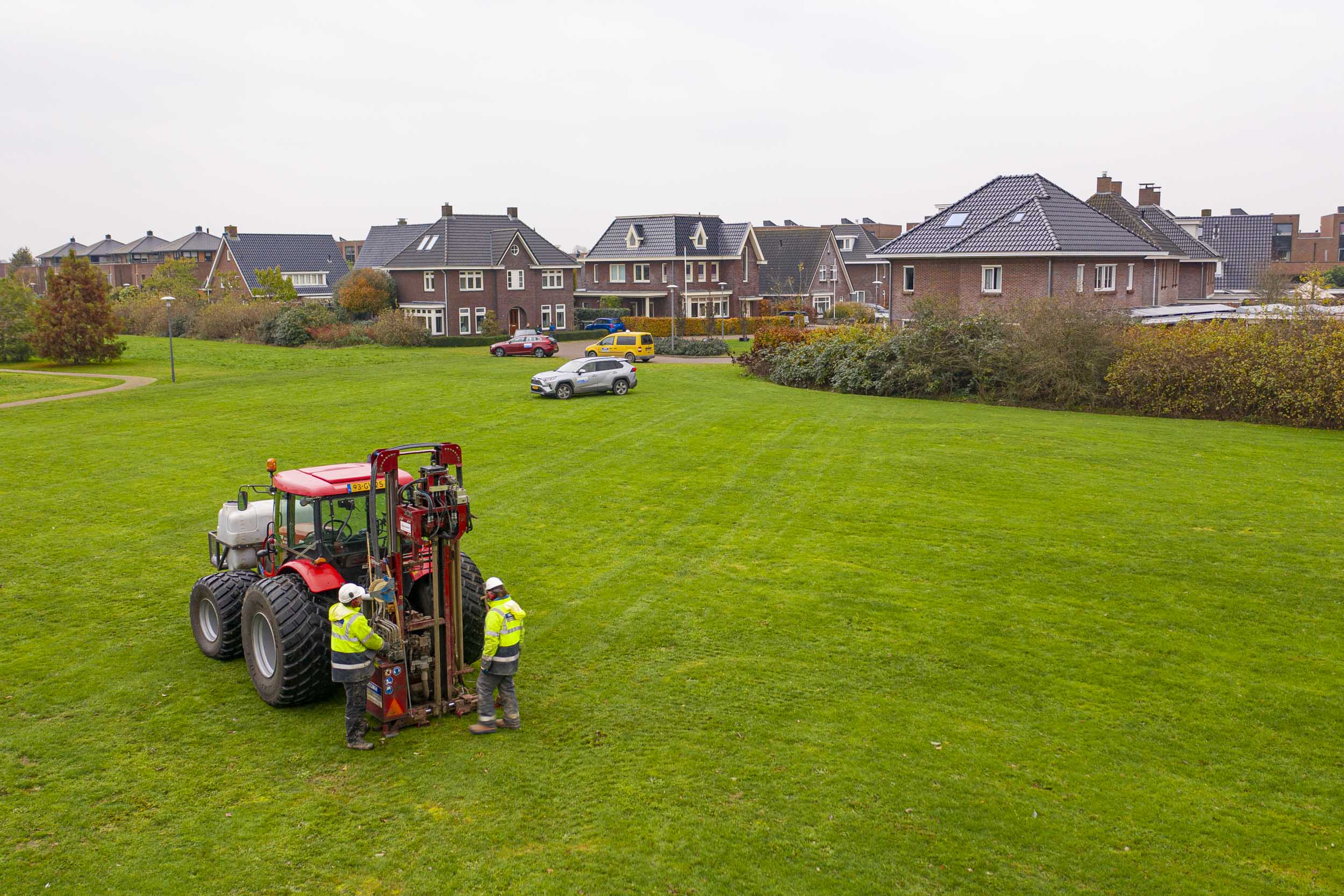Afbeelding van een grasveld met een