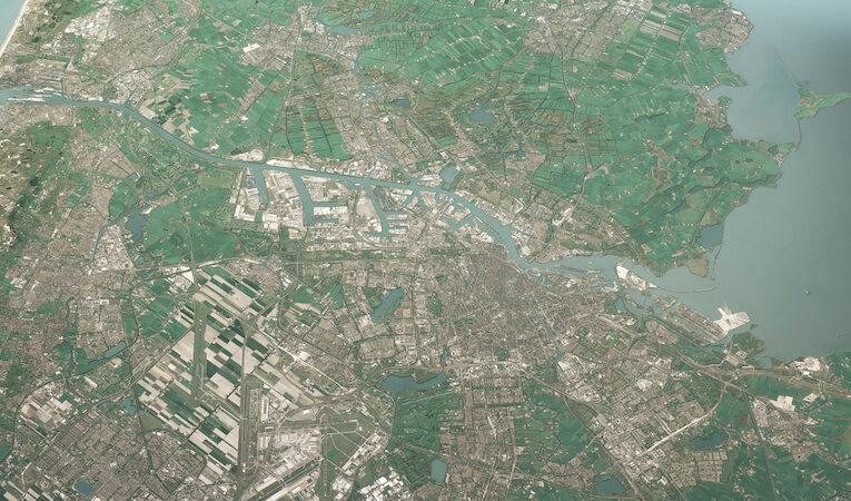 Een satellietbeeld van de metropoolregio Amsterdam