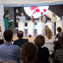Foto van het verkiezingsdebat met Liesbeth Staats en kandidaat) kamerleden energie van CDA, VVD, GroenLinksPvdA, BBB en NSC