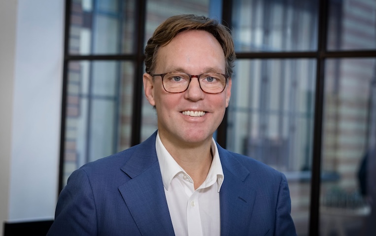Foto van Jaap Bierman. Hij is per 1 maart 2026 de nieuwe CEO van Energie Beheer Nederland - EBN. Hij volgt daarmee Jan Willem van Hoogstraten op.