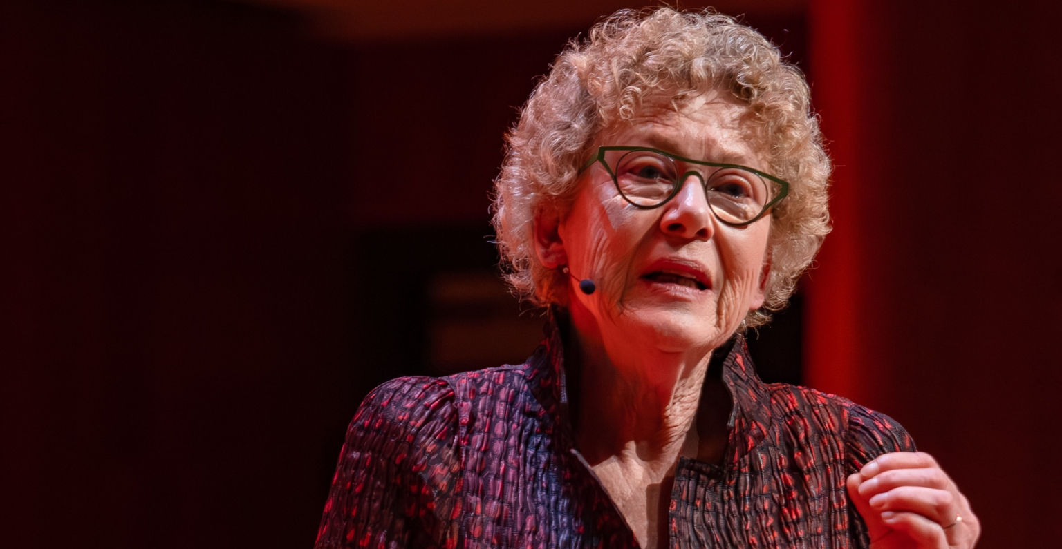 Margot Weijnen spreekt tijdens de Dag van de Warmtetransitie van EBN.